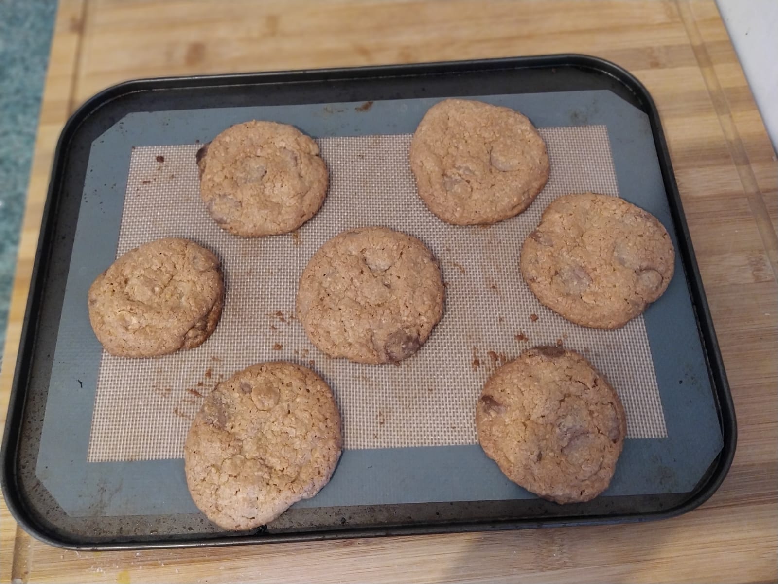 Cookies baked on tray