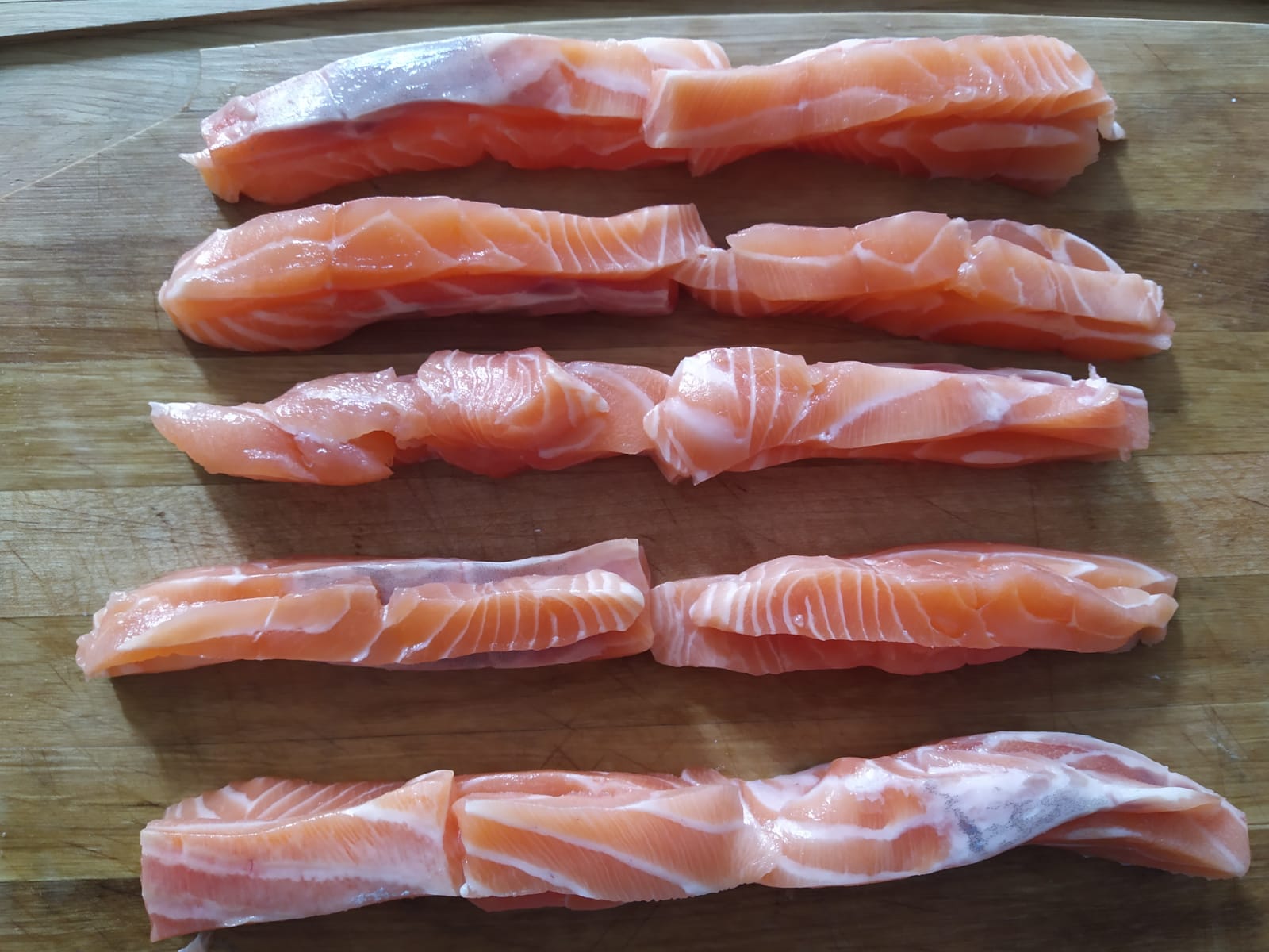  cutting salmon 